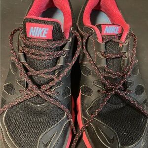 Nike Flex Trail sneakers size 8, black/coral